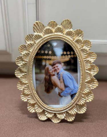 5x7 Scalloped Picture Frame