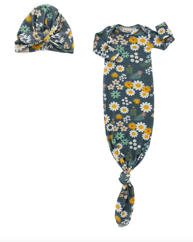 Copy of Blue Daisy Bamboo Gown and Hat Newborn Baby Gift Set