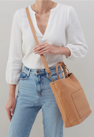 Tripp Tote/ Sandstorm